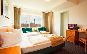 Ina Hotel Royal